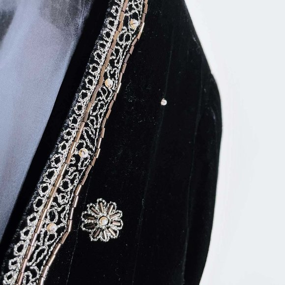 ⚡️SOLD⚡️ 
vintage anne carson gold beaded black velvet tie front jacket - Picture 2 of 7